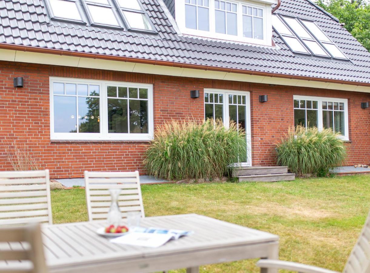 Haus Watthus - Wohnung Paradies Nebel Buitenkant foto