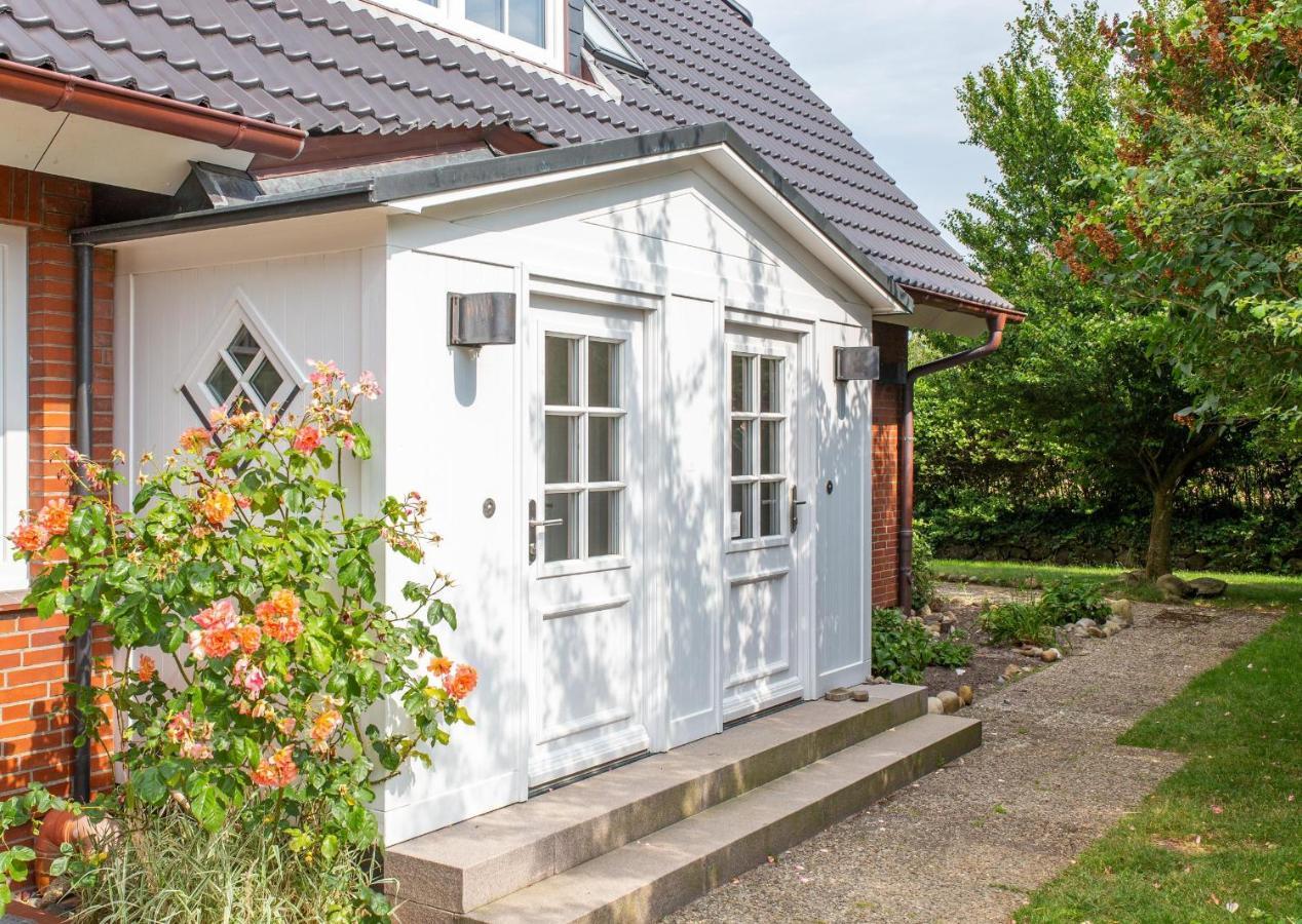 Haus Watthus - Wohnung Paradies Nebel Buitenkant foto